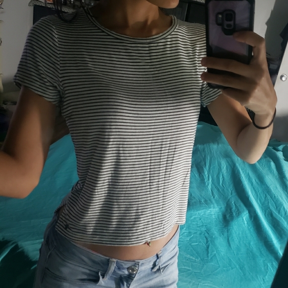 American Eagle Outfitters Tops - American Eagle crop top